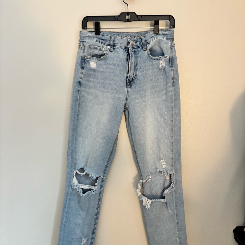 American Eagle Outfitters Light Wash Ripped Boyfriend Jeans